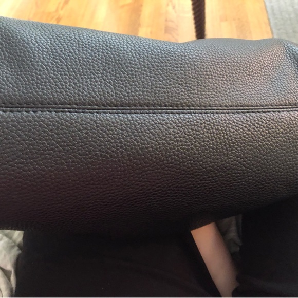Michael Kors Black pebbled leather purse, lovely condition. Used gently. - Picture 5 of 12